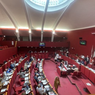TARI 2026, approvate le nuove tariffe dopo una maratona di dieci ore a Palazzo Tursi