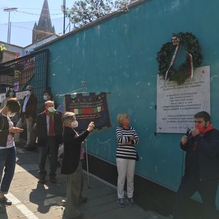 25 Aprile: inaugurata una targa dedicata agli abitati del centro storico e ai ragazzi che si opposero al fascismo