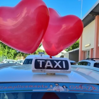 Genova, tassisti impegnati nella raccolta di indumenti, l'iniziativa di 'Tutti Taxi per Amore'