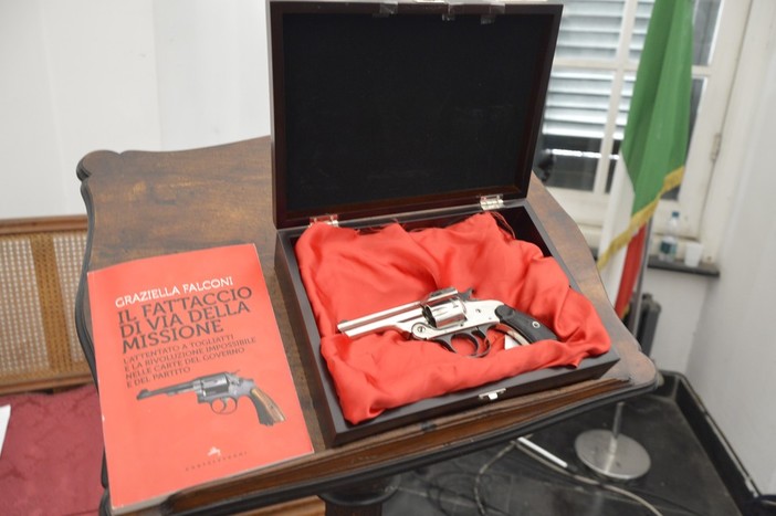 Al Ducale la pistola che sparò a Togliatti Al Ducale la pistola che sparò a Togliatti
