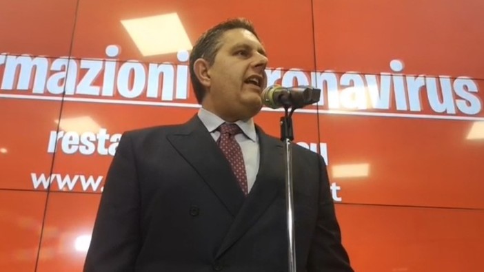 Covid, Toti dopo la bufera tweet attacca il Governo: &quot;Se qualcuno sceglierà di chiudere e non di considerare la vera emergenza si assumerà la responsabilità&quot;