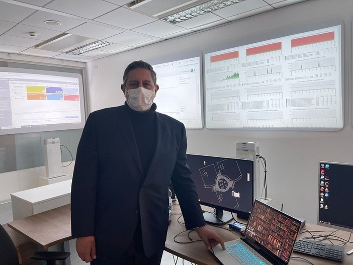 Vaccini, Toti: "Almeno una dose per il 97% degli over 80. Al via le prenotazioni delle terze dosi per i ragazzi di 16 e 17 anni"