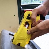 Morte di Elton Bani dopo l’uso del taser, si allarga l’inchiesta: quattro carabinieri indagati