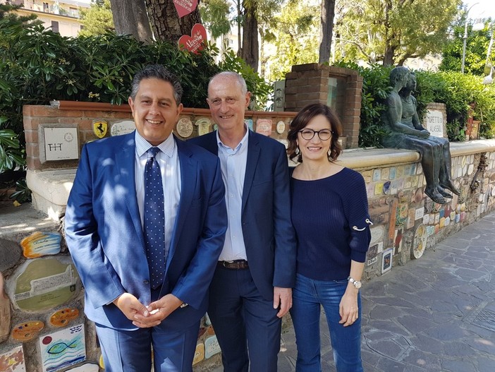Alassio, Toti e Gelmini a sostegno di Canepa: "Ha ben amministrato siamo tutti uniti per sostenere il suo secondo mandato" (FOTO e VIDEO) Alassio, Toti e Gelmini a sostegno di Canepa: "Ha ben amministrato siamo tutti uniti per sostenere il suo secondo mandato" (FOTO e VIDEO)