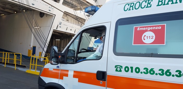 Avviato il trasferimento sulla nave ospedale dei 23 marittimi positivi al coronavirus provenienti dalle navi Msc Splendida e Fantasia Avviato il trasferimento sulla nave ospedale dei 23 marittimi positivi al coronavirus provenienti dalle navi Msc Splendida e Fantasia