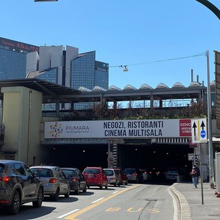 Paura in via Canevari per il crollo di calcinacci dal soffitto del tunnel