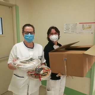 Coronavirus: 50 torte all’ospedale Villa Scassi dal Comune di Montebruno [FOTO]