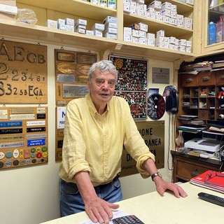 Botteghe storiche e locali di tradizione - Timbri, targhe e incisioni da quattro generazioni: la realtà senza tempo della famiglia Busellato