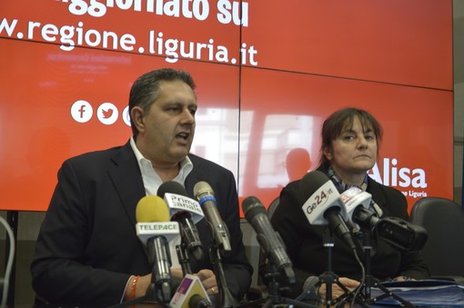 Ambulanza, Toti e Viale: "Prepareremo le linee guida condivise per le diverse fasi dell'emergenza" Ambulanza, Toti e Viale: "Prepareremo le linee guida condivise per le diverse fasi dell'emergenza"