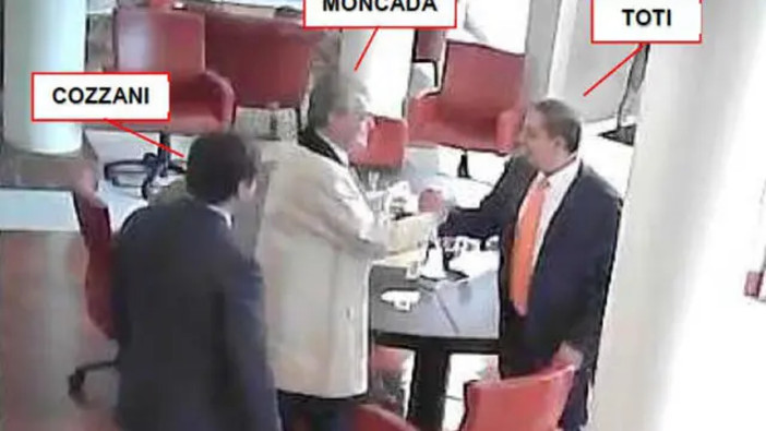 Corruzione in Liguria, chiesto il rinvio a giudizio per diciotto. C'è anche l'ex braccio destro di Toti Corruzione in Liguria, chiesto il rinvio a giudizio per diciotto. C'è anche l'ex braccio destro di Toti