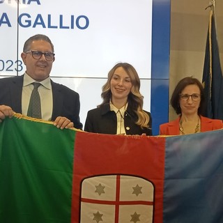 La bandiera della Regione a Ilaria Gallio, la maestra eroina di Imperia (video)
