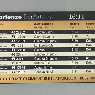 Cancellazioni e ritardi fino a 70 minuti: giovedì nero per il trasporto ferroviario ligure Cancellazioni e ritardi fino a 70 minuti: giovedì nero per il trasporto ferroviario ligure