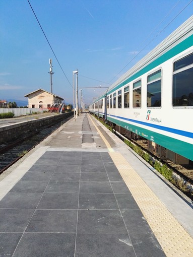 Stazioni ferroviarie liguri, interrogazione in Regione di Senarega e Mazza (Lega): "Occorre garantire accessibilità a tutti e da ogni binario" Stazioni ferroviarie liguri, interrogazione in Regione di Senarega e Mazza (Lega): "Occorre garantire accessibilità a tutti e da ogni binario"