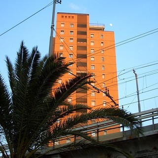 Torre Fiumara, bollette altissime nonostante i teleriscaldamenti, il presidio davanti a Tursi (Video)