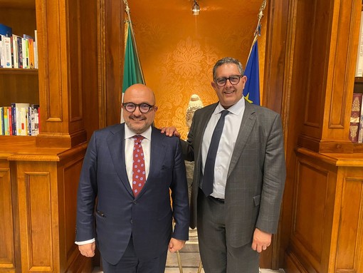 Toti incontra il ministro della cultura Gennaro Sangiuliano: "Dialogo su Gallinara e musei genovesi" Toti incontra il ministro della cultura Gennaro Sangiuliano: "Dialogo su Gallinara e musei genovesi"