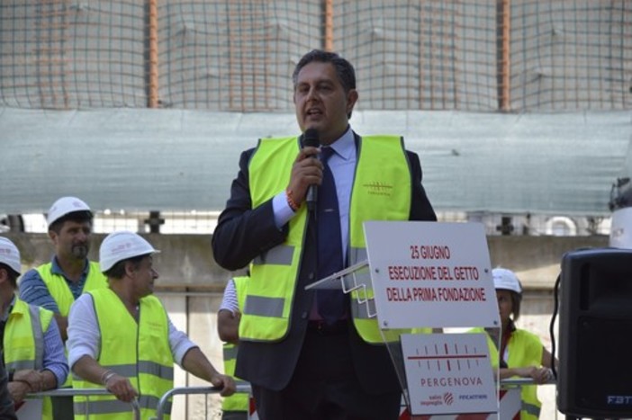 Nuovo viadotto Polcevera, Toti: "Modello Genova è lealtà tra istituzioni, capacità di assumersi responsabilità e potere contro gli azzeccagarbugli" Nuovo viadotto Polcevera, Toti: "Modello Genova è lealtà tra istituzioni, capacità di assumersi responsabilità e potere contro gli azzeccagarbugli"