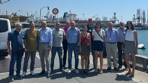 Caldo estremo sulle banchine, Uiltrasporti: “Servono rifugi climatici, nuovi turni e investimenti nei porti” Caldo estremo sulle banchine, Uiltrasporti: “Servono rifugi climatici, nuovi turni e investimenti nei porti”