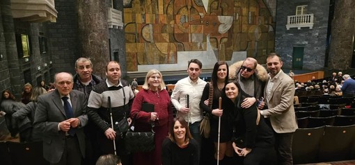 Opera lirica senza barriere al Carlo Felice: l’Unione Ciechi di Savona assiste a "Il trovatore" con descrizione audio