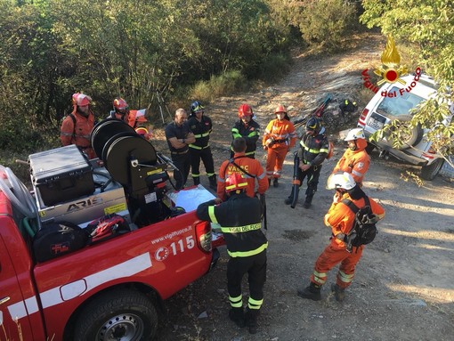 Genova, addestramento congiunto di vigili del fuoco e protezione civile sulle alture di Recco Genova, addestramento congiunto di vigili del fuoco e protezione civile sulle alture di Recco