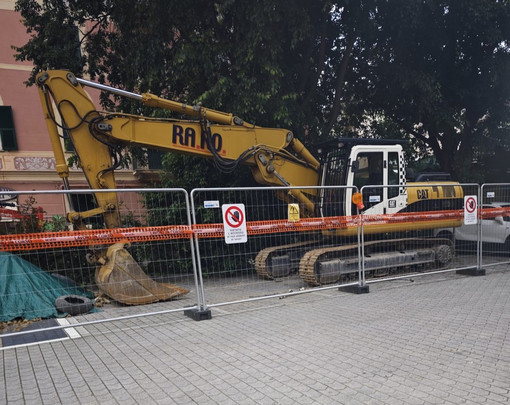 Pontedecimo, parcheggi cancellati per un'isola ecologica mai realizzata: la denuncia del consigliere Bevilacqua Pontedecimo, parcheggi cancellati per un'isola ecologica mai realizzata: la denuncia del consigliere Bevilacqua