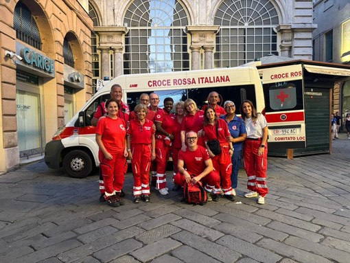 Croce Rossa in piazza Banchi: volontari in azione contro le dipendenze: “Insieme possiamo fare la differenza”