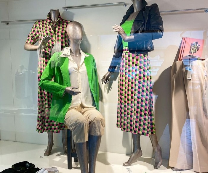 Marassi, dopo 84 anni chiude lo storico negozio di abbigliamento Meri, da oggi la liquidazione totale