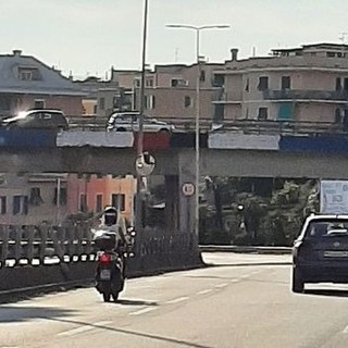 Quarto, raid di tifosi sampdoriani, il viadotto diventa blucerchiato