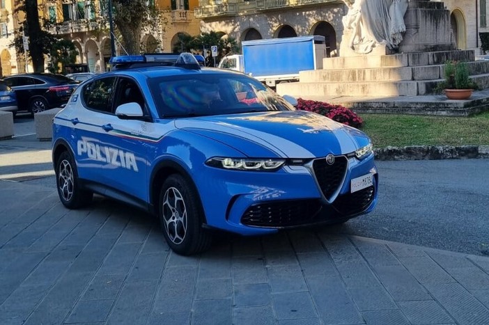 Fuga folle tra Chiavari e Lavagna: sperona la volante e scappa, arrestato 24enne Fuga folle tra Chiavari e Lavagna: sperona la volante e scappa, arrestato 24enne