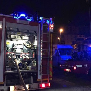 Sestri Levante, a fuoco una cantina: fiamme spente e tre persone intossicate