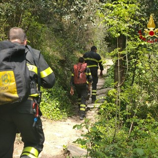 Doppio intervento dei vigili del fuoco nel levante genovese, lungo il sentiero che porta ai laghetti alle spalle di Nervi