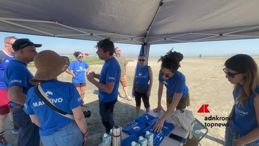 Arca Fondi e Marevivo portano 'Arca Blue Leaders' sulla spiaggia della Boschettona