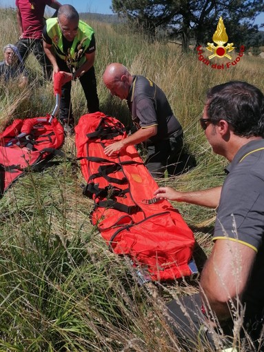 Anziano cade in un sentiero e batte la testa: ritrovato dai vigili del fuoco Anziano cade in un sentiero e batte la testa: ritrovato dai vigili del fuoco