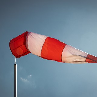 Vento di burrasca, Arpal emette un avviso meteo per il levante: raffiche fino a 90 km orari