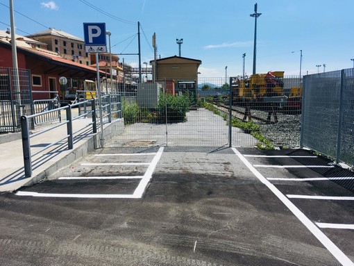 Nel fine settimana apre il nuovo parcheggio di interscambio gratuito di Voltri Nel fine settimana apre il nuovo parcheggio di interscambio gratuito di Voltri