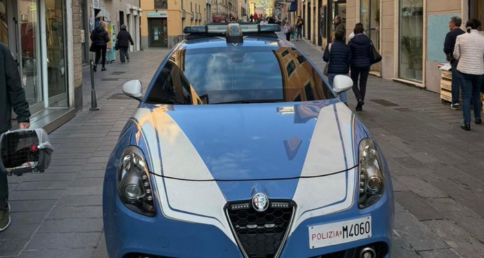 Controlli straordinari a Sestri Ponente: ispezioni in bar e sale slot tra via Puccini, via D’Andrade e via Travi Controlli straordinari a Sestri Ponente: ispezioni in bar e sale slot tra via Puccini, via D’Andrade e via Travi