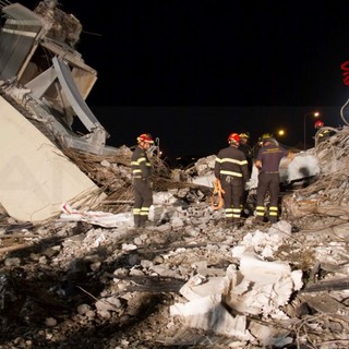 Ponte Morandi, le testimonianze dei sopravvissuti: "Abbiamo visto l'asfalto aprirsi"