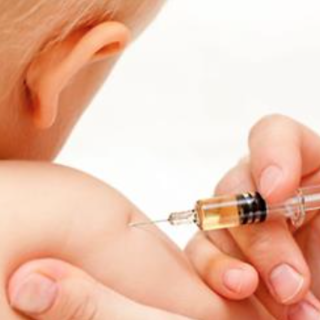 Dai pediatri una guida contro paure e bufale: come proteggere davvero i bambini con la vaccinazione Dai pediatri una guida contro paure e bufale: come proteggere davvero i bambini con la vaccinazione