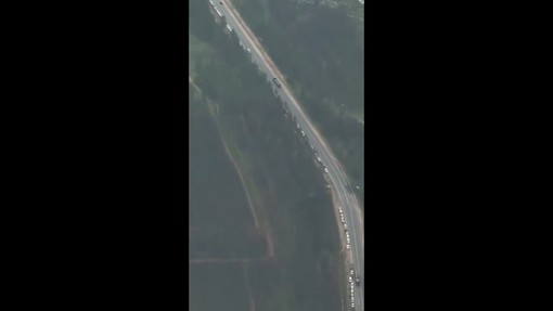 Russia in fila per la benzina, la coda infinita di auto