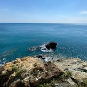 Chiavari, turista resta incastrato tra gli scogli dopo un tuffo: 43enne ricoverato in gravi condizioni Chiavari, turista resta incastrato tra gli scogli dopo un tuffo: 43enne ricoverato in gravi condizioni