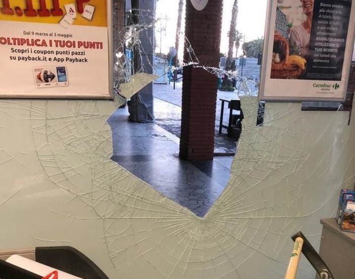 Chiavari: la polizia arresta gli autori di due furti nei negozi cittadini