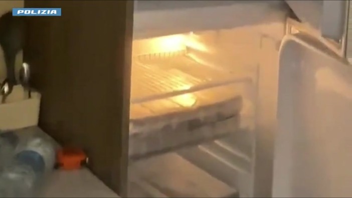 Il B&B della droga, 300 kg di stupefacenti nella cucina 'accessoriata' Il B&B della droga, 300 kg di stupefacenti nella cucina 'accessoriata'