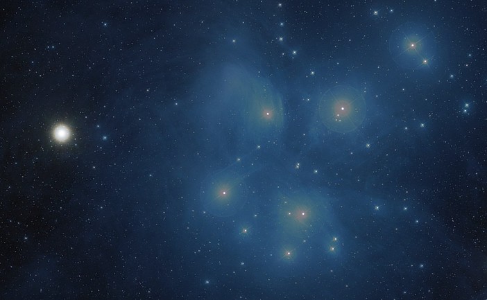 Fotomontaggio di Venere e le Pleiadi