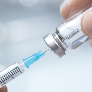 Vaccino anti-covid: il 70% del personale scolastico ha ricevuto almeno una dose