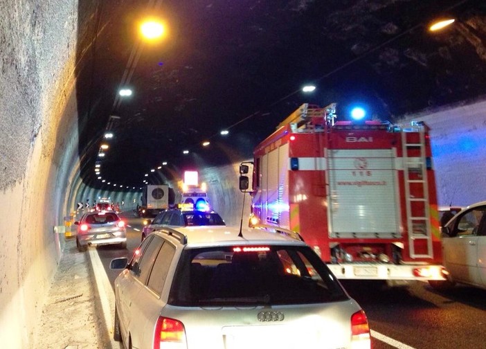 Incidente tra più veicoli sulla A10: disagi al traffico tra Celle e Savona