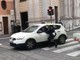 Rapallo, auto in fuga trascina un vigile per venti metri (VIDEO)