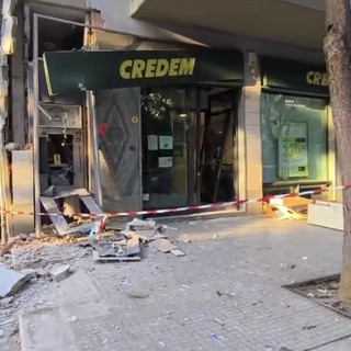 Assalto al bancomat nel foggiano, ladri lo fanno esplodere ma lo trovano vuoto
