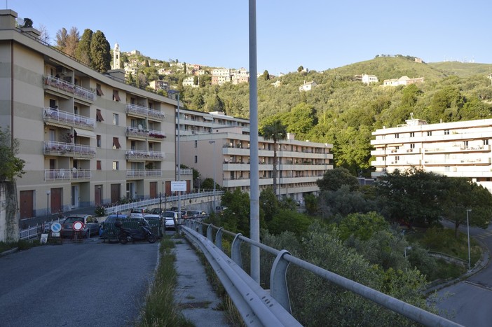 Via Shelley: la strada potrebbe finalmente aprirsi, almeno per i mezzi di soccorso