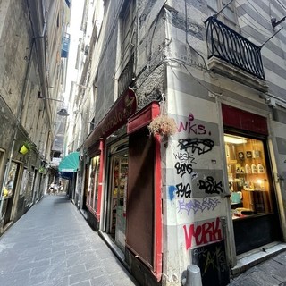 Centro Storico, non basta la repressione: in Prefettura il piano per riaccendere i vicoli