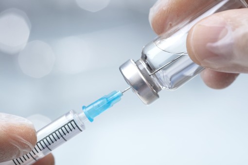 Toti: "Da lunedì ripartiamo con vaccinazioni AstraZeneca e in 15 giorni insieme ad Asl recupereremo appuntamenti saltati" Toti: "Da lunedì ripartiamo con vaccinazioni AstraZeneca e in 15 giorni insieme ad Asl recupereremo appuntamenti saltati"
