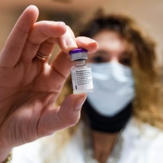 Coronavirus, Toti: &quot;Liguria zona bianca dal 7 giugno grazie ai vaccini&quot;